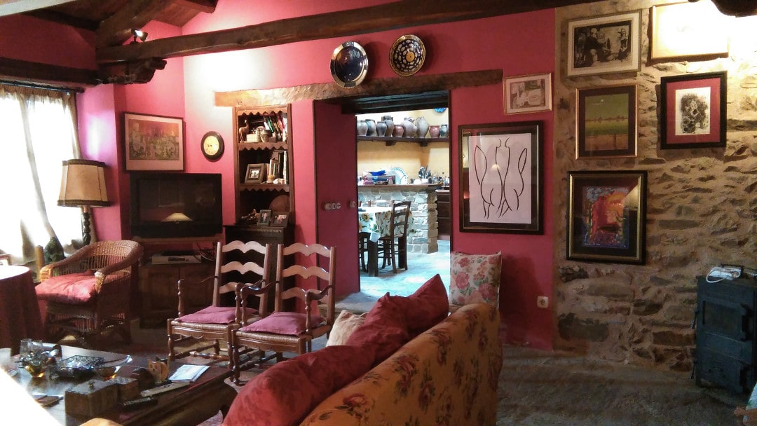 Ejemplo de casa rural con decoración tradicional.
